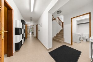 KARLOVA VES- Vila s investičným potenciálom a tromi samostatnými bytmi — foto 39
