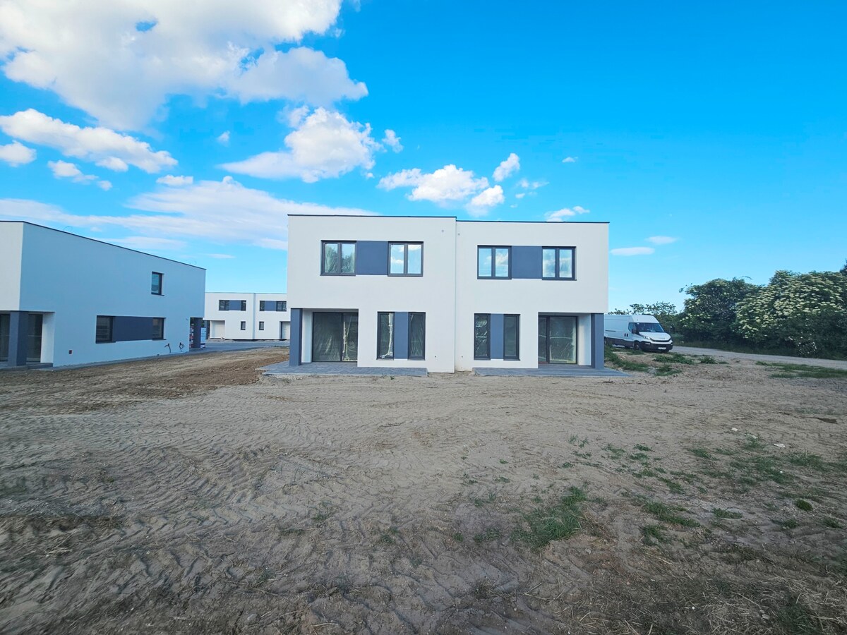 SKOLAUDOVANÝ 4 izbový RD, ÚP 128 m2 S TEP. ČERPADLOM, POZEMOK 405 m2 — foto 3