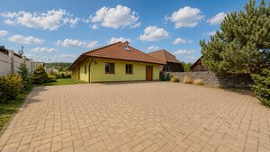 ČARADICE-Priestranný 5izbový dom s veľkou záhradou a pozemkom 1555m2 — foto 9