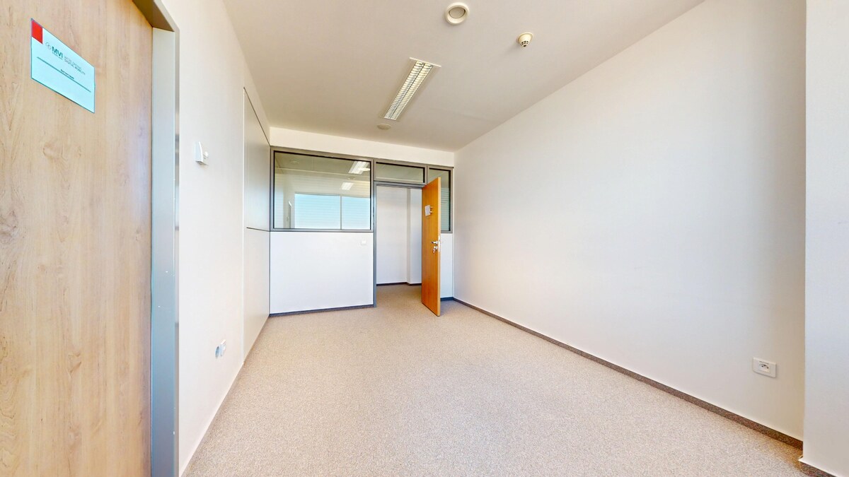 Krásne moderné kancelárie WESTEND TOWER, Dúbravská cesta BA IV. — foto 10