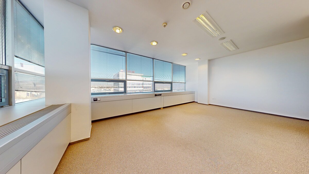 Krásne moderné kancelárie WESTEND TOWER, Dúbravská cesta BA IV. — foto 11
