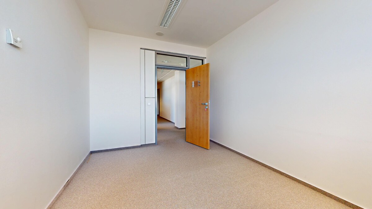 Krásne moderné kancelárie WESTEND TOWER, Dúbravská cesta BA IV. — foto 14