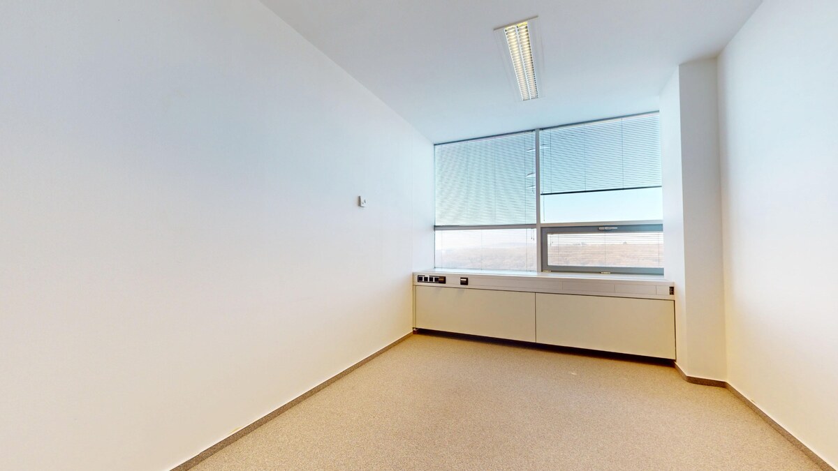 Krásne moderné kancelárie WESTEND TOWER, Dúbravská cesta BA IV. — foto 16