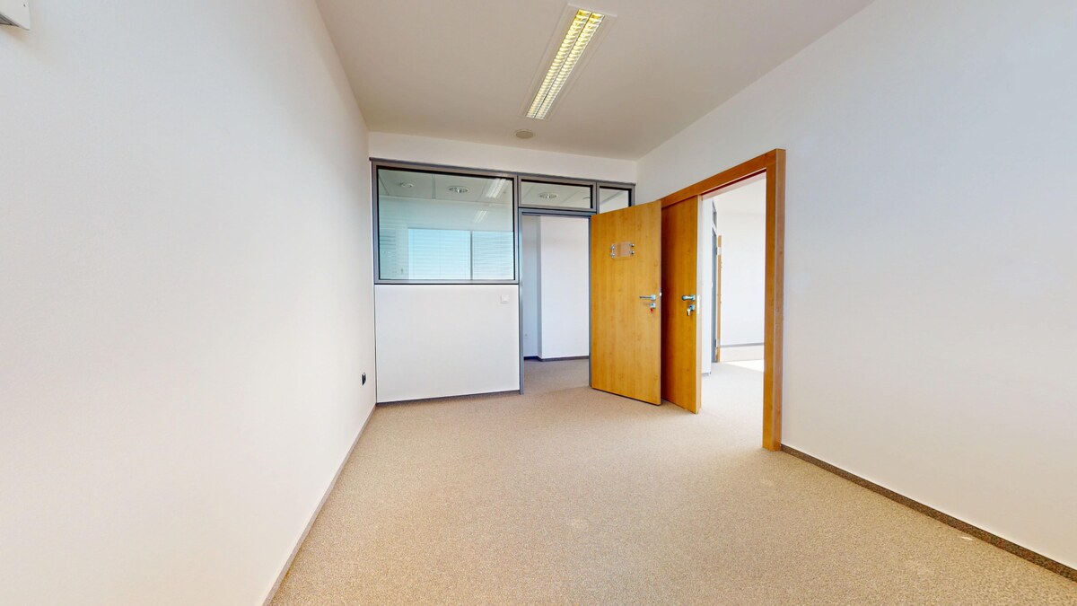 Krásne moderné kancelárie WESTEND TOWER, Dúbravská cesta BA IV. — foto 19