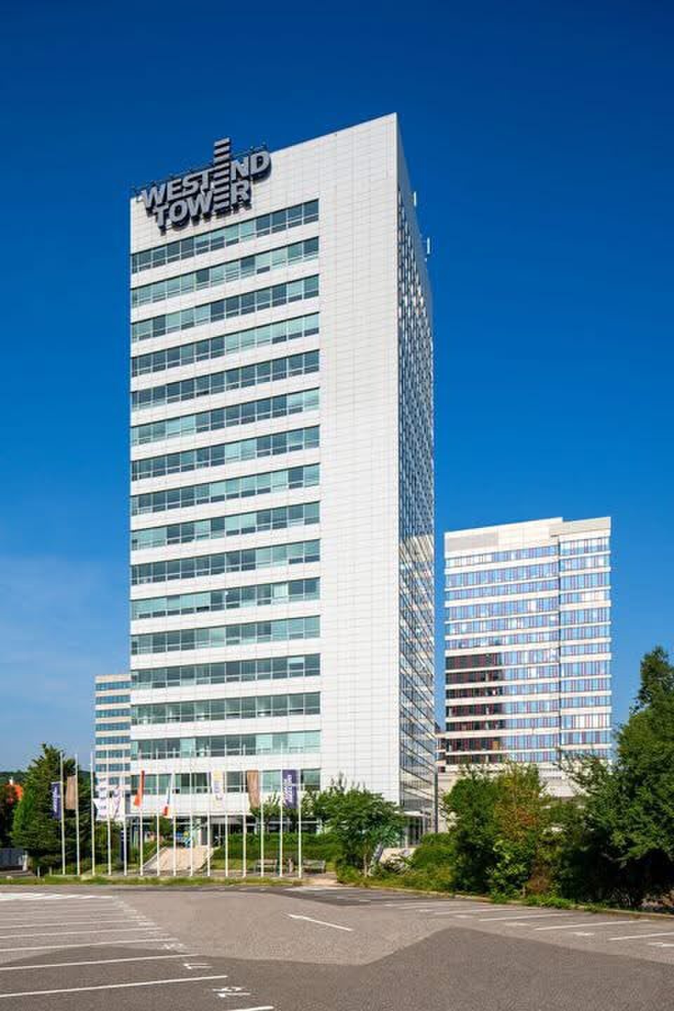 Krásne moderné kancelárie WESTEND TOWER, Dúbravská cesta BA IV. — foto 2