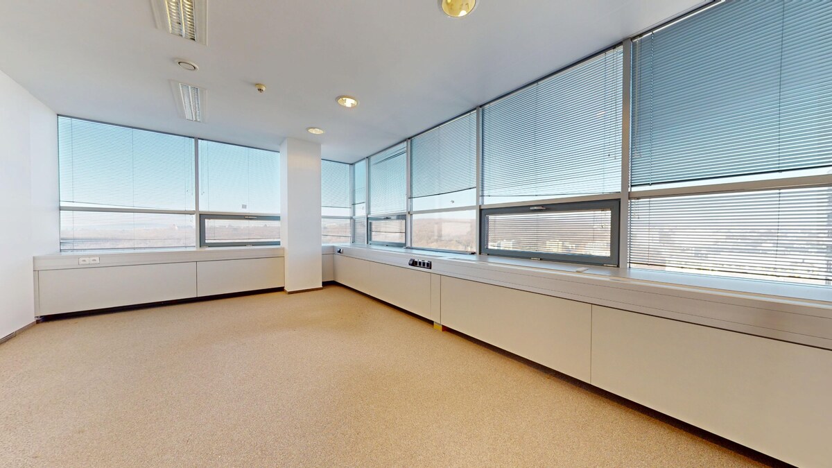Krásne moderné kancelárie WESTEND TOWER, Dúbravská cesta BA IV. — foto 3