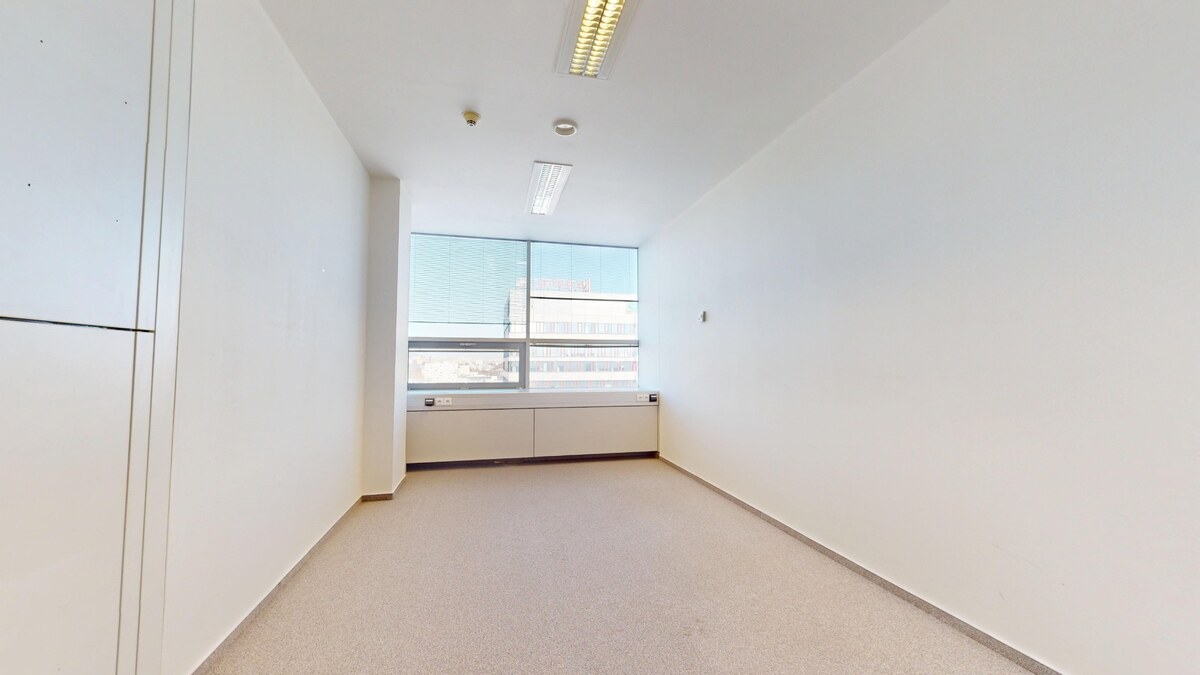 Krásne moderné kancelárie WESTEND TOWER, Dúbravská cesta BA IV. — foto 8