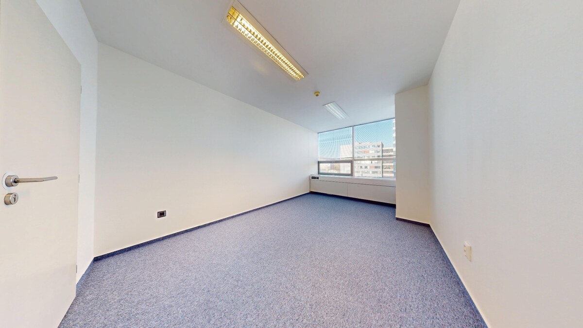 Moderná kancelária 20,17 m2 -  WESTEND TOWER, Dúbravská cesta BA IV. — foto 4