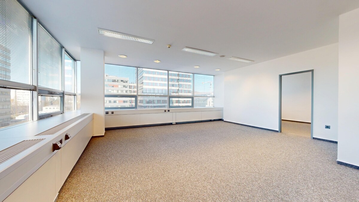 Krásna moderná 3 kancelária -93,25m2 WESTEND TOWER, Dúbravská cesta BA