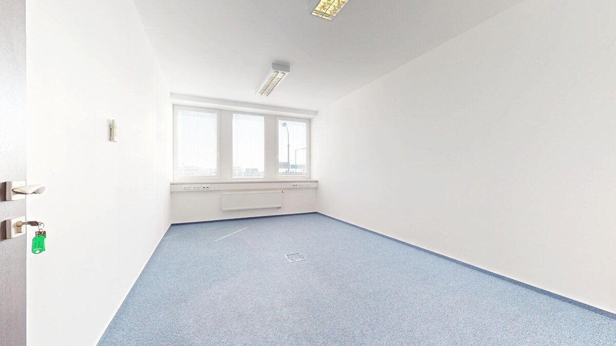 Výborná adresa na kanceláriu, od 20m2, Nám. SNP, BA I. - Staré mesto — foto 6