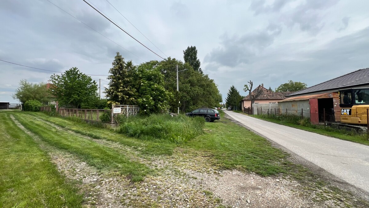 Veľký priestranný pozemok o rozlohe 7445 m2, Jelka — foto 14