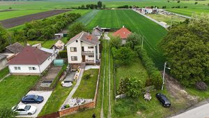 Veľký priestranný pozemok o rozlohe 7445 m2 s RD, Jelka — foto 9