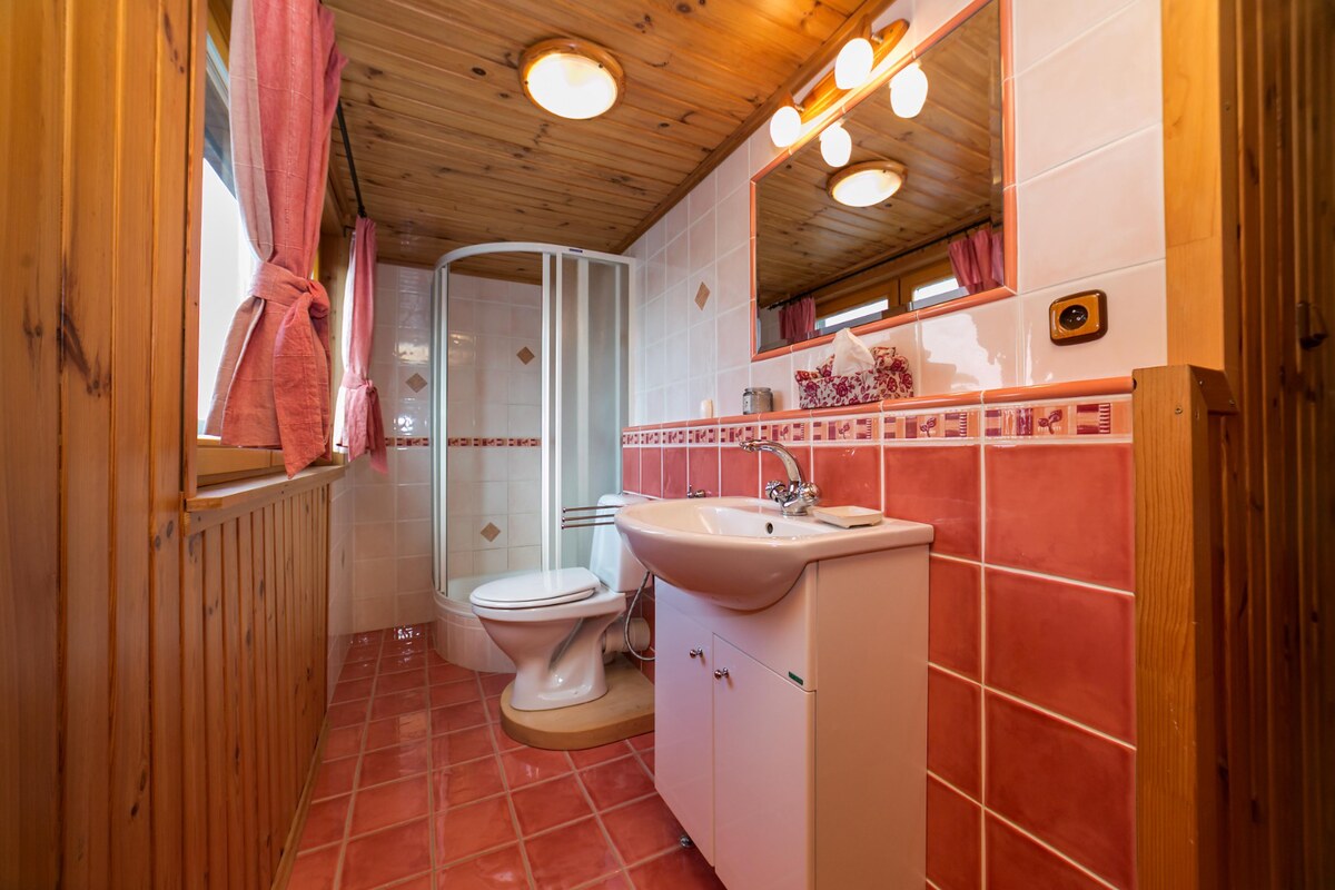 Výnimočný prenájom hausbótu na Jaroveckom ramene – bývanie na vode — foto 18