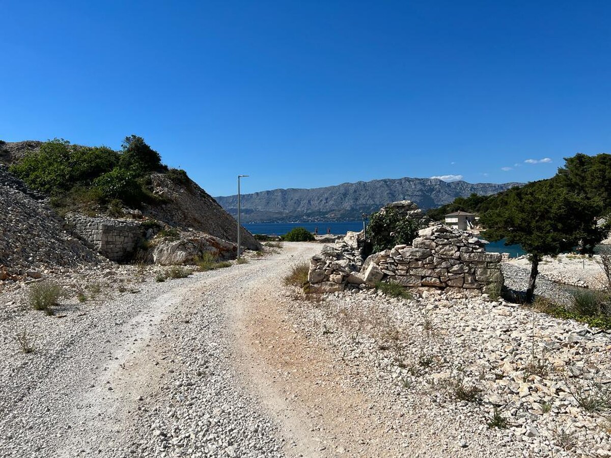 CHORVATSKO/BRAČ - Stavebný pozemok 150m od krásnej pláže — foto 14