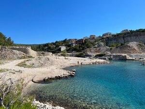 CHORVATSKO/BRAČ - Stavebný pozemok 150m od krásnej pláže — foto 1