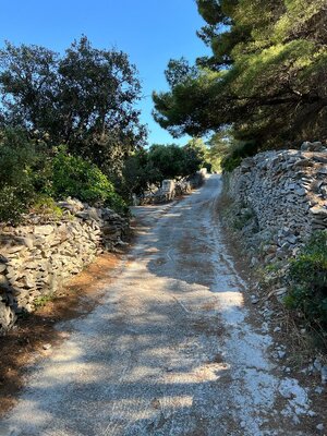 CHORVATSKO/BRAČ - Stavebný pozemok 150m od krásnej pláže — foto 10