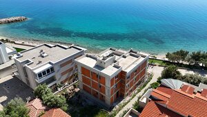 HR/PAG/MANDRE- Predaj luxusných apartmánov s terasami priamo na pláži — foto 2