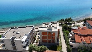 HR/PAG/MANDRE- Predaj luxusných apartmánov s terasami priamo na pláži — foto 5