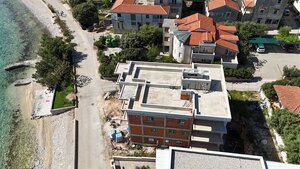 HR/PAG/MANDRE- Predaj luxusných apartmánov s terasami priamo na pláži — foto 6