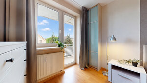 VEĽKORYSÝ 3-izb. byt (97m²) s balkónom, 2 pivnicami a 2x garáž. státím — foto 13