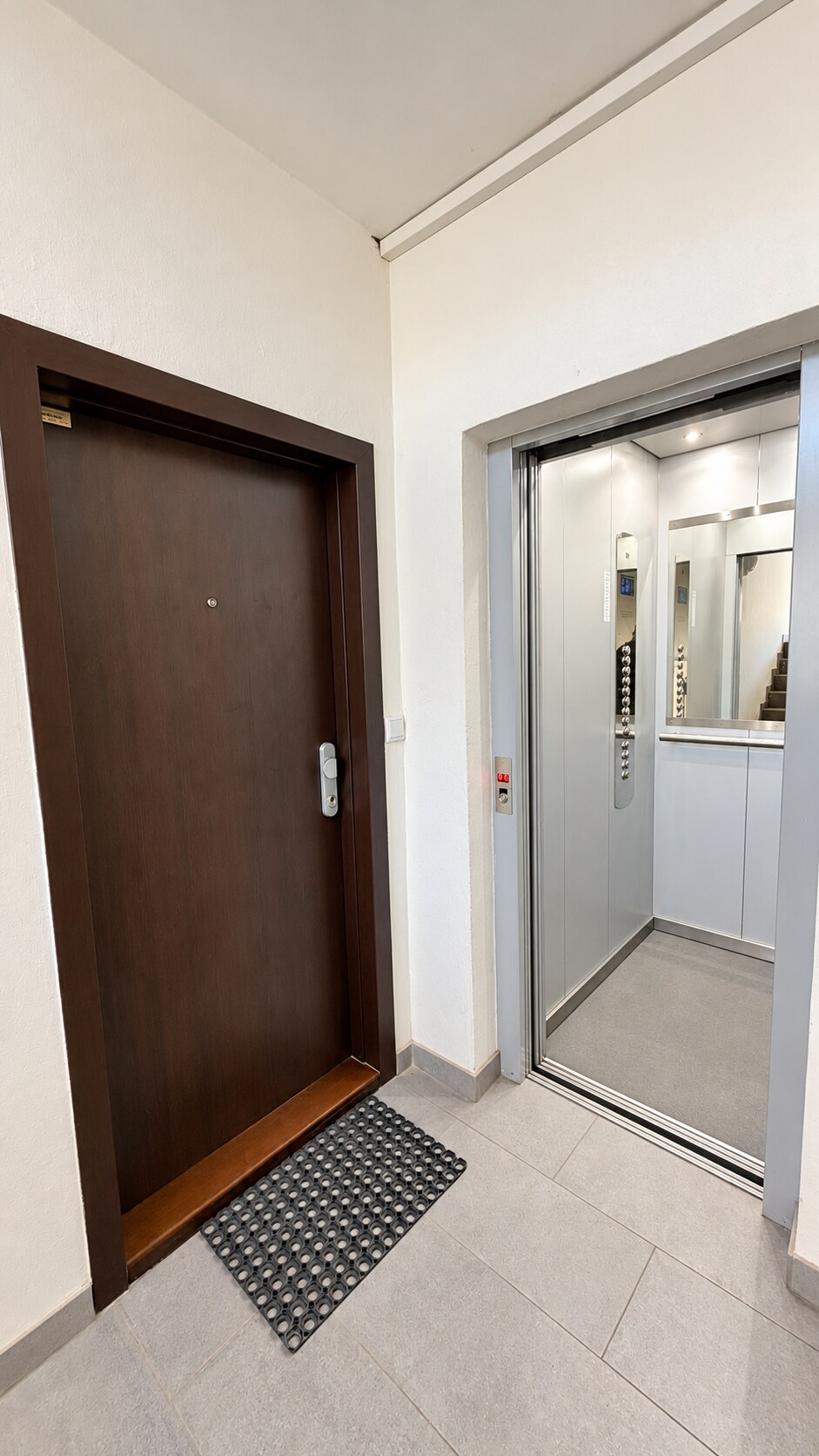 DLHE DIELY - Zrekonštruovaný 3i byt s loggiou - Kolískova ul. — foto 29