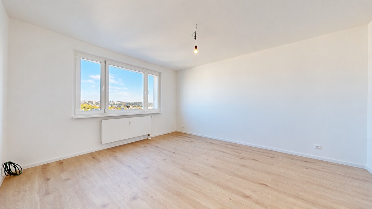 DLHE DIELY - Zrekonštruovaný 3i byt s loggiou - Kolískova ul. — foto 3