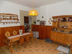 Tehlový dom s obytným podkrovím -Zemianská Olča s jazierkom. — foto 11