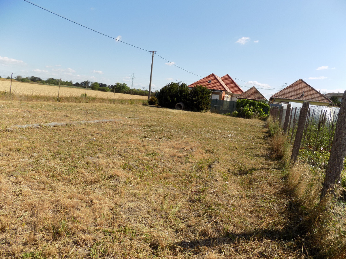 Na predaj pozemok v Tvrdošovciach 412 m2  . — foto 2