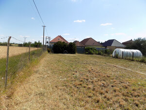 Na predaj pozemok v Tvrdošovciach 412 m2  . — foto 1