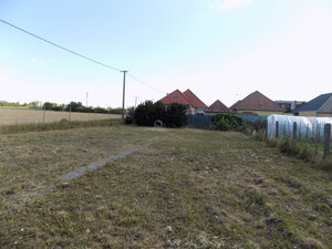 Na predaj pozemok v Tvrdošovciach 412 m2  . — foto 3