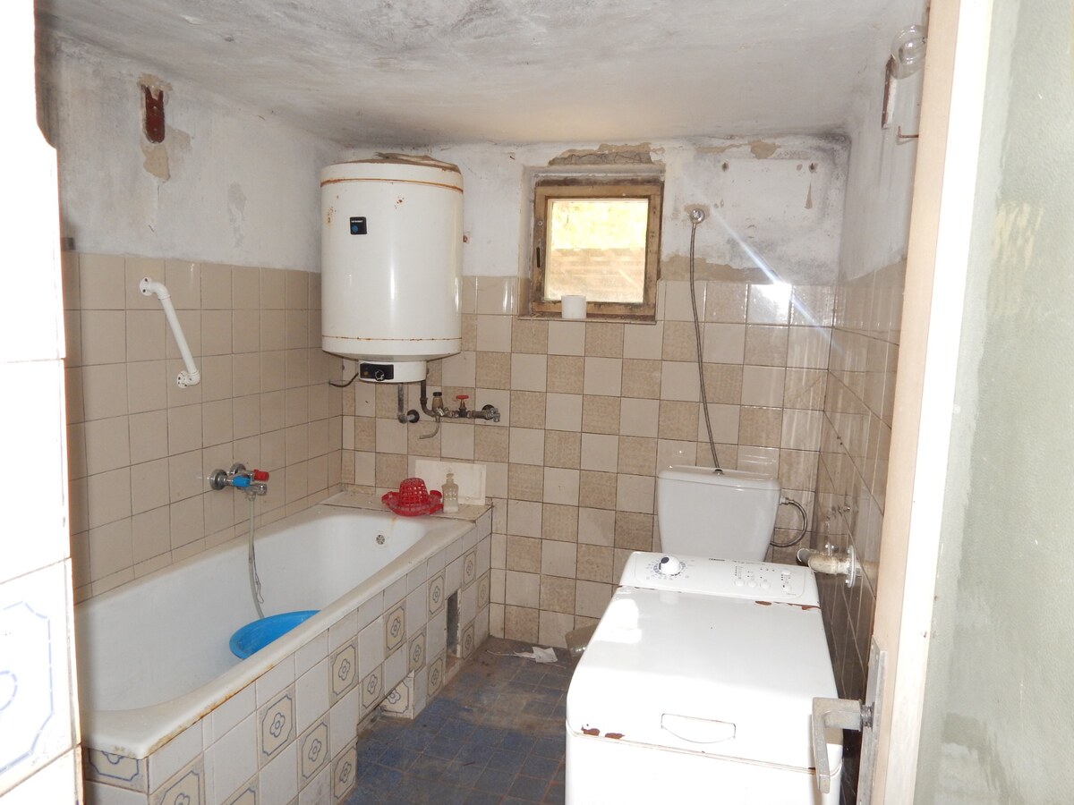 Na predaj  4.izb .dom - chalupa v Brutoch - pozemok 741 m2. — foto 7