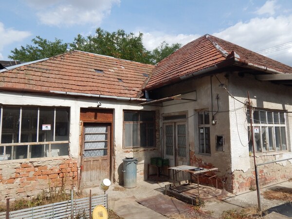 Na predaj  4.izb .dom - chalupa v Brutoch - pozemok 741 m2.