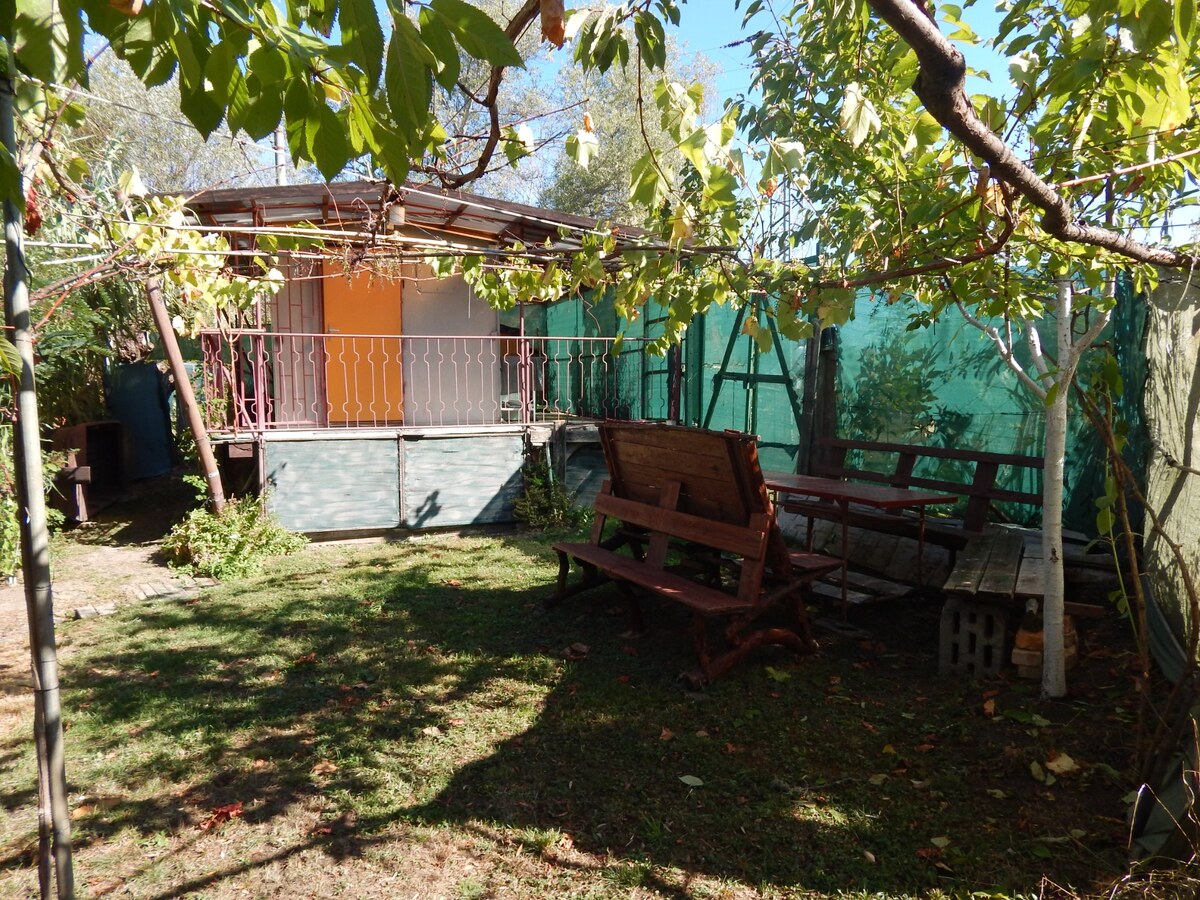 Martovce -na predaj jedinečný pozemok s chatou . — foto 2