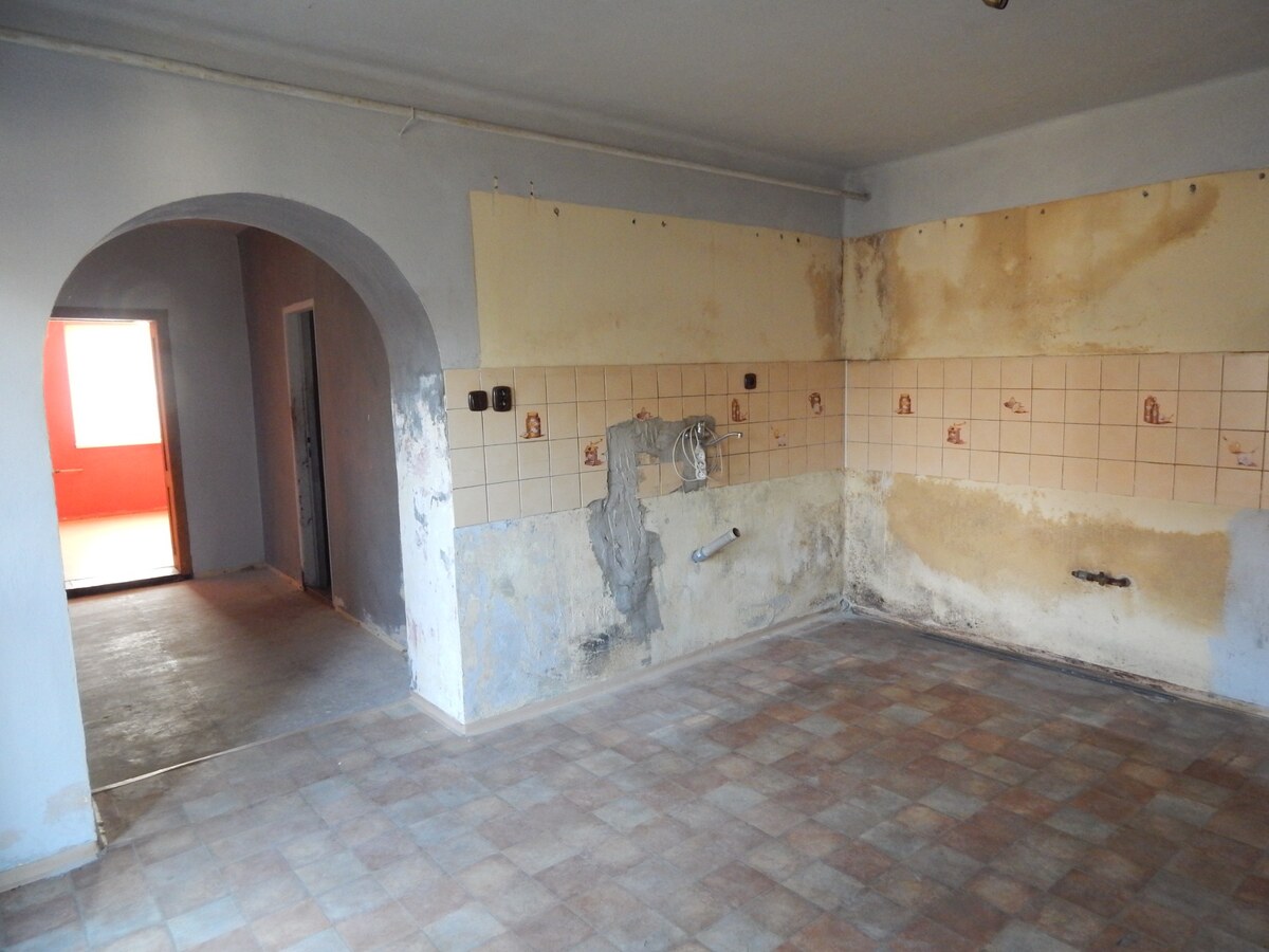 Na predaj 3 izbový rodinný dom v Strekove . — foto 8