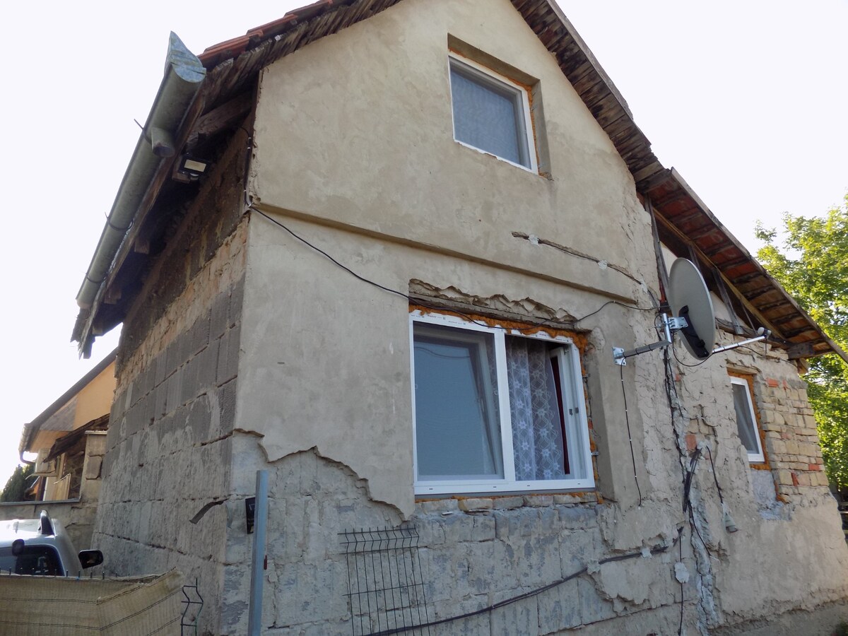 Na predaj murovaná chata na Tekvičnom poli v N. Zámkoch — foto 2
