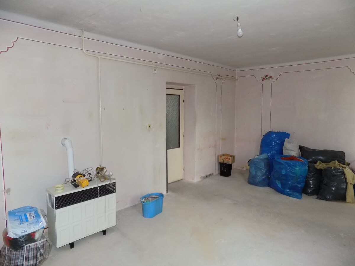 Viacgeneračný rodinný dom s garážou a záhradou v Tvrdošovciach — foto 17