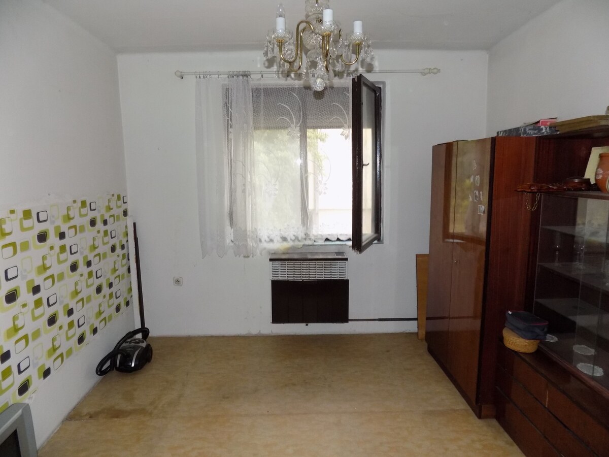 Viacgeneračný rodinný dom s garážou a záhradou v Tvrdošovciach — foto 5