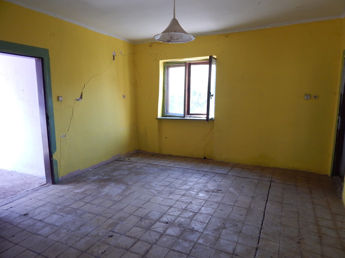Na predaj vidiecky dom na pozemku 2104 m2 v Martovciach. — foto 5