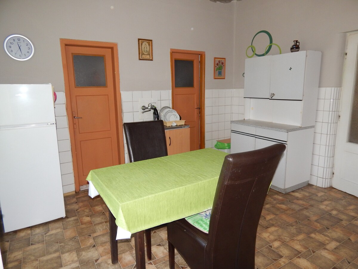 Na predaj veľký 4 izbový dom v Salke - ihneď obývateľný! — foto 7