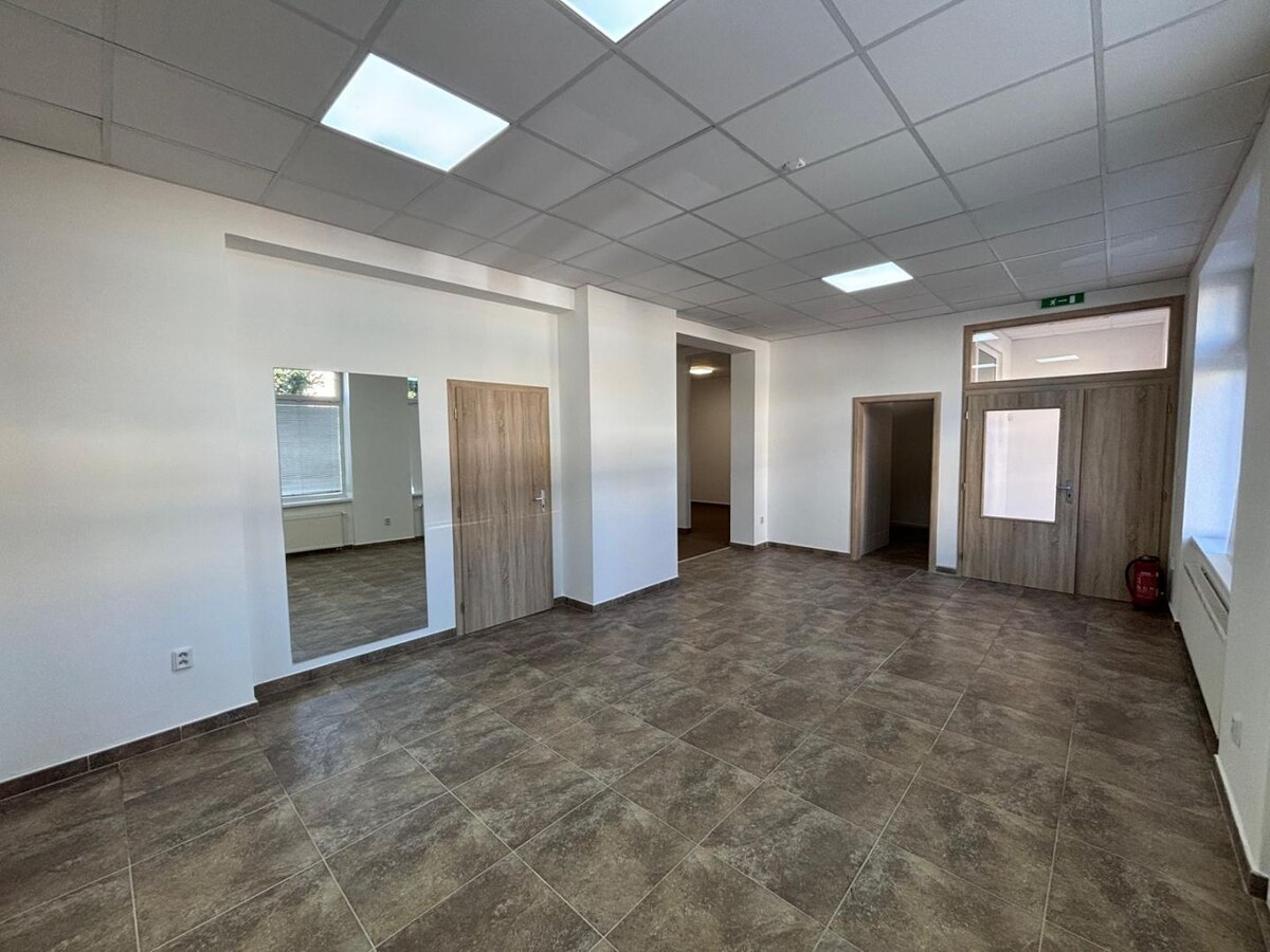 PRENÁJOM – Zrekonštruované obchodné/administratívne priestory v Poprad — foto 2