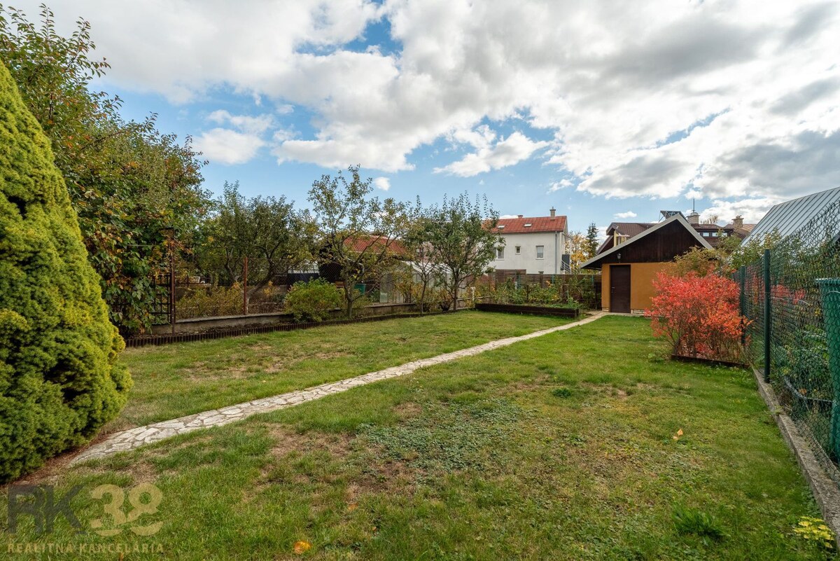 Veľkorysý radový rodinný dom so záhradou a garážou | Spišská Sobota — foto 20
