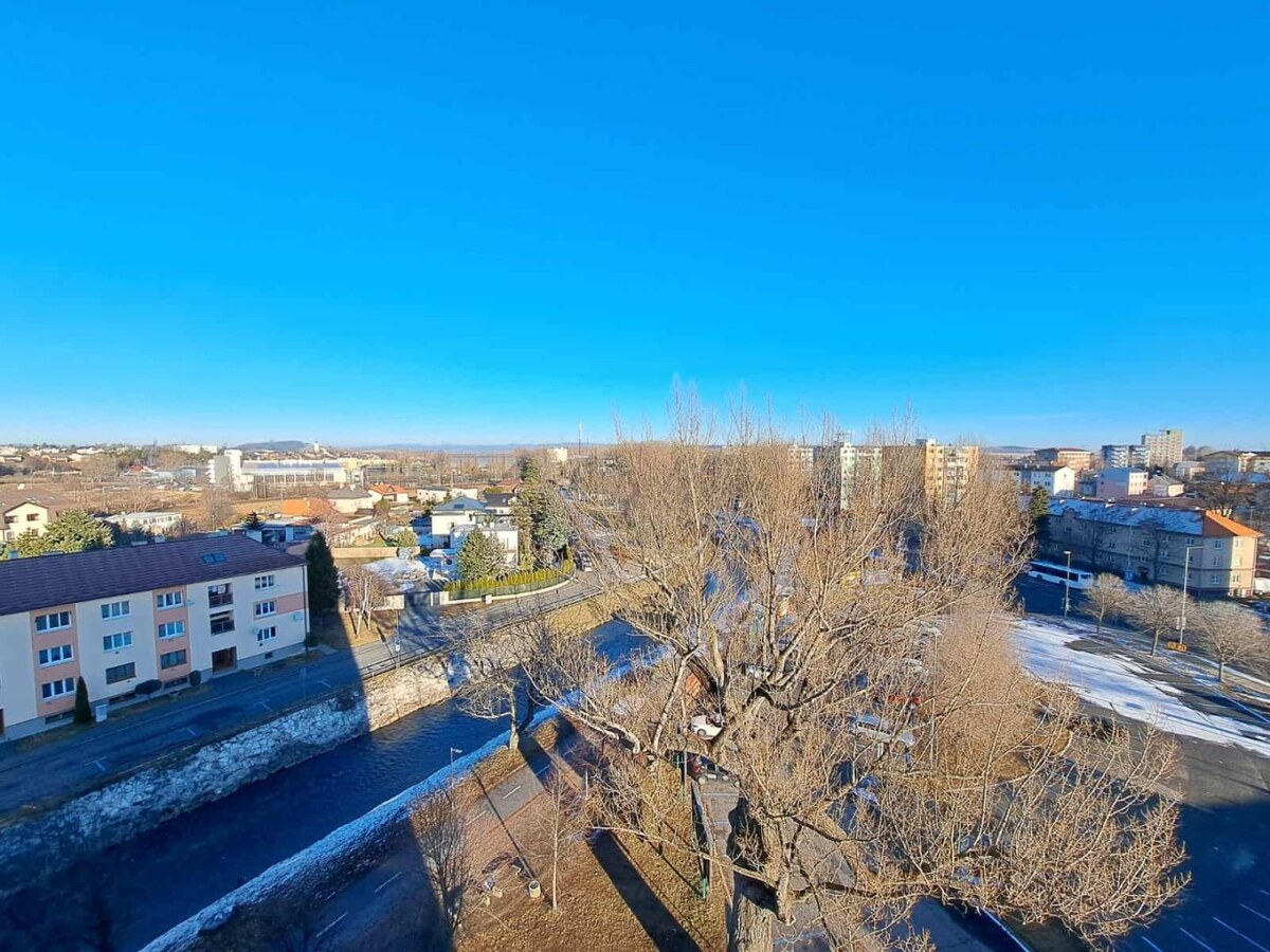 Kompletne zariadený 2-izbový byt (50 m²) v centre Popradu — foto 10