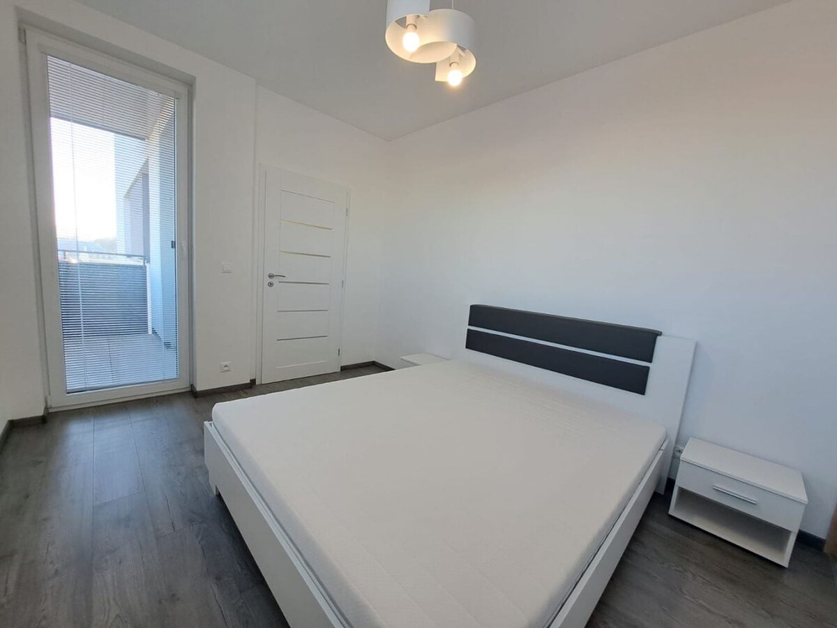 Kompletne zariadený 2-izbový byt (50 m²) v centre Popradu — foto 5