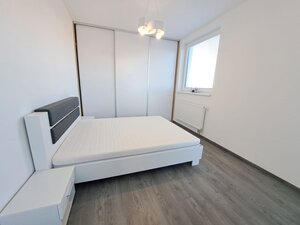 Kompletne zariadený 2-izbový byt (50 m²) v centre Popradu — foto 7