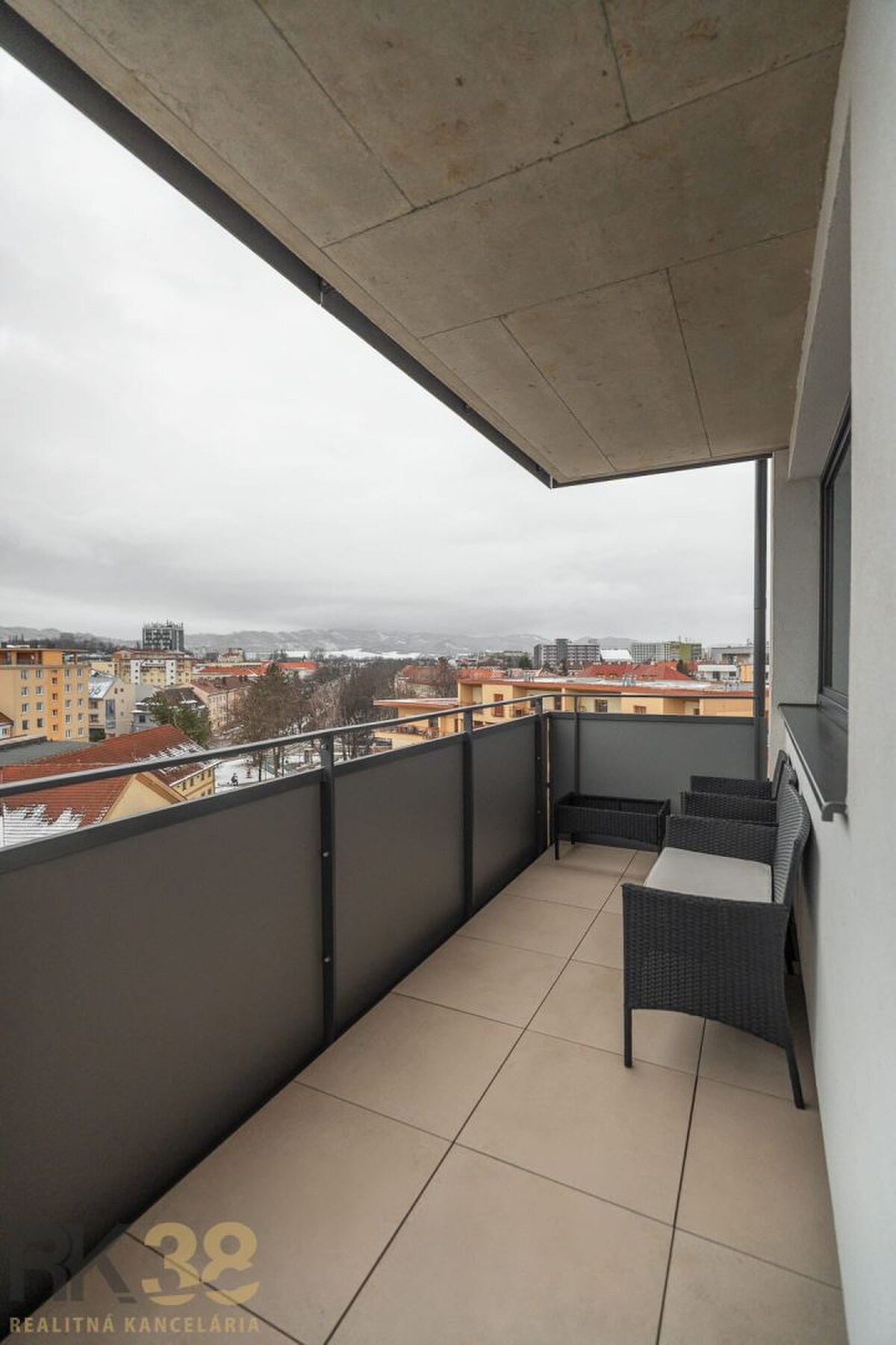 Kompletne zariadený 3-izbový byt v centre Popradu (EDEN) s parkovaním — foto 12
