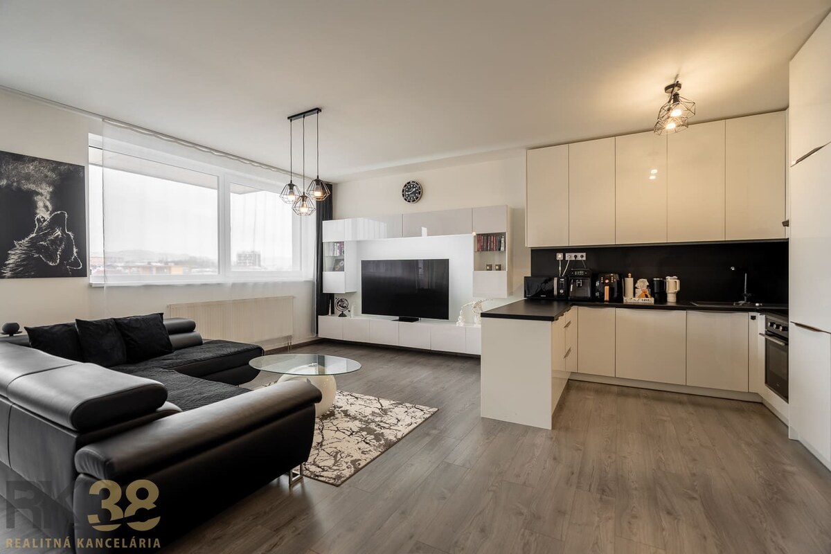 Kompletne zariadený 3-izbový byt v centre Popradu (EDEN) s parkovaním — foto 2