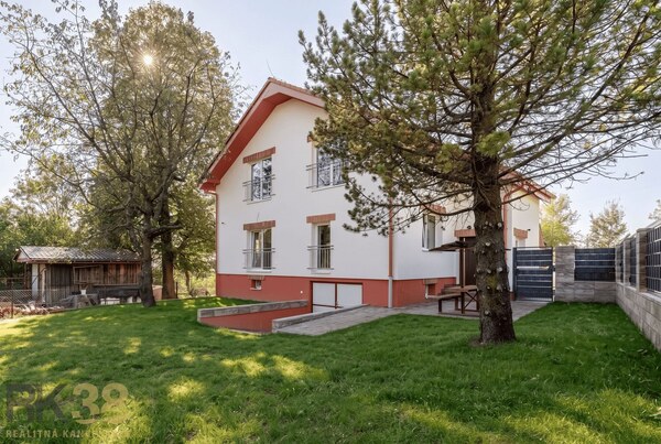 Rodinný dom s tromi samostatnými obytnými jednotkami
