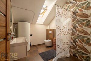 Rodinný dom s tromi samostatnými obytnými jednotkami — foto 12