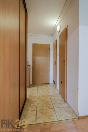 Zrekonštruovaný 4-izbový byt s loggiou | Poprad – Západ — foto 7
