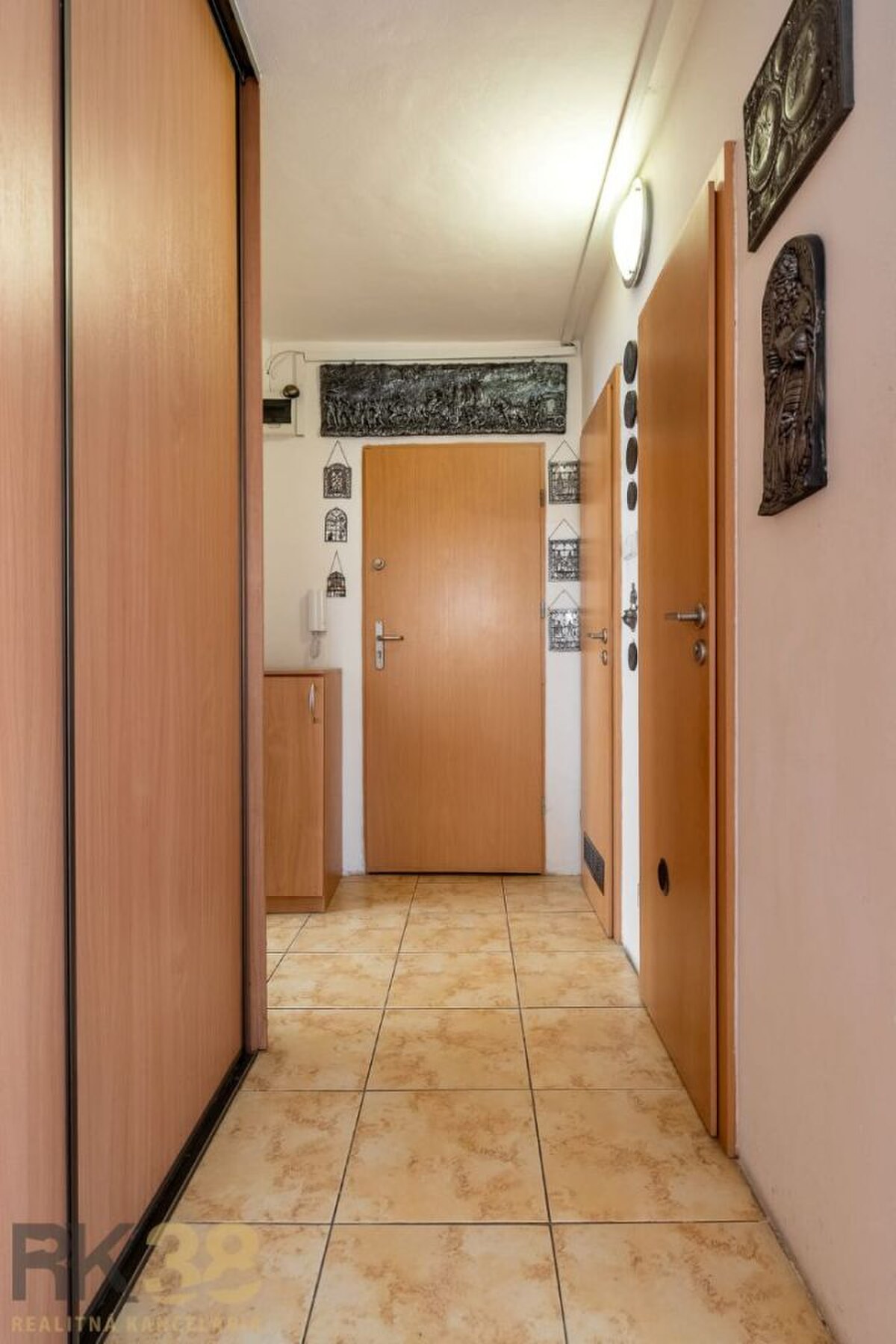 Predaj: Zrekonštruovaný 4-izbový byt s loggiou | Poprad – Západ — foto 12